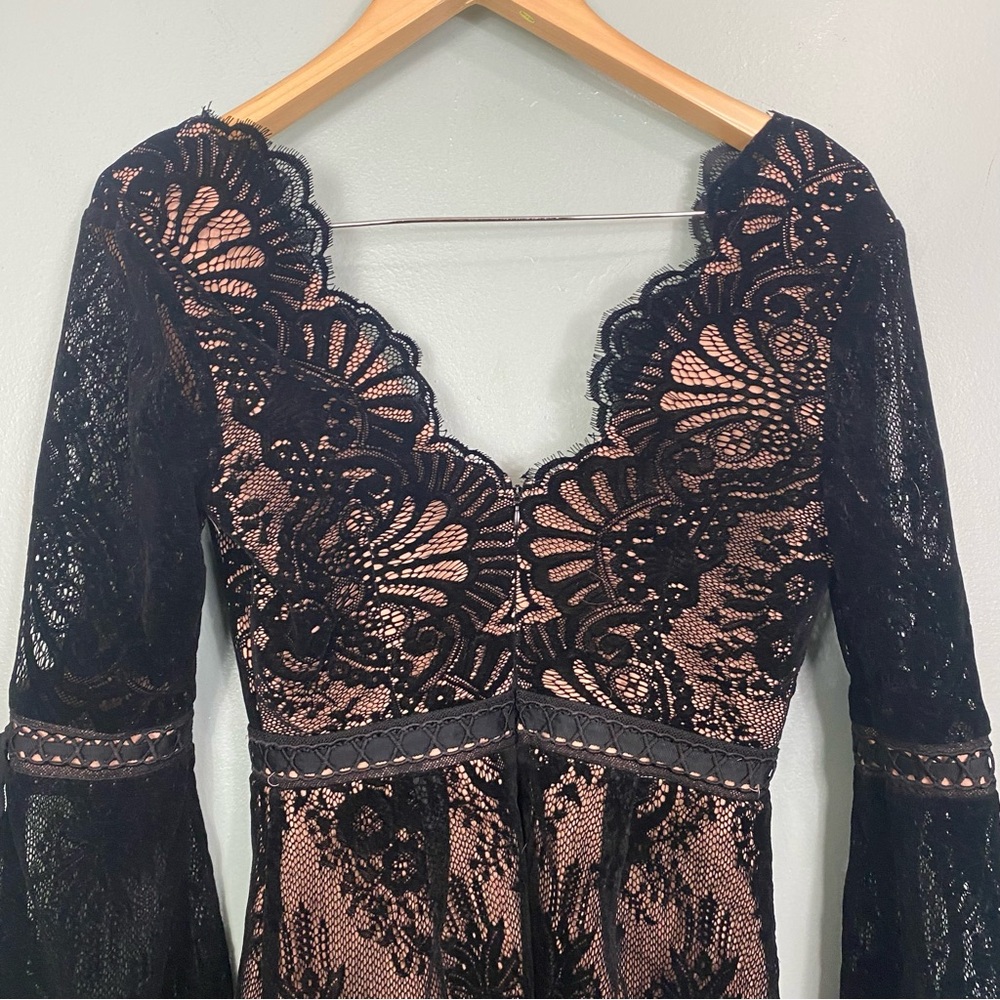 Lovers + Friends Sugar Baby Velvet Lace Bell Sleeve Plunge V Neck Dress Small - Picture 5 of 8
